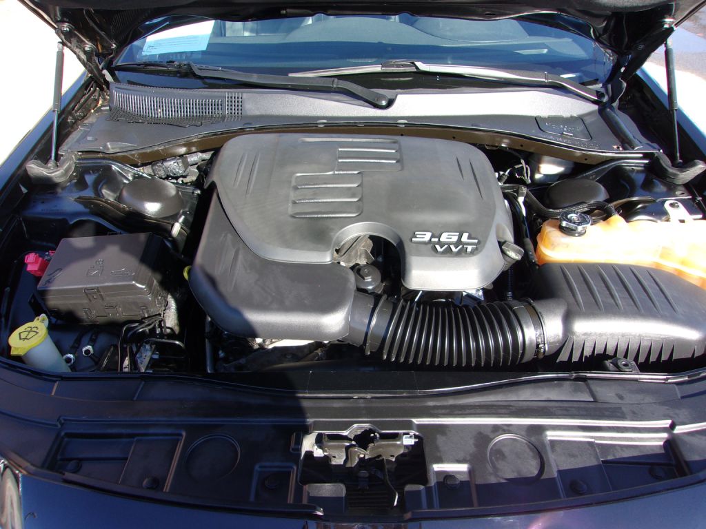 Photo 30 of this CHRYSLER 300
