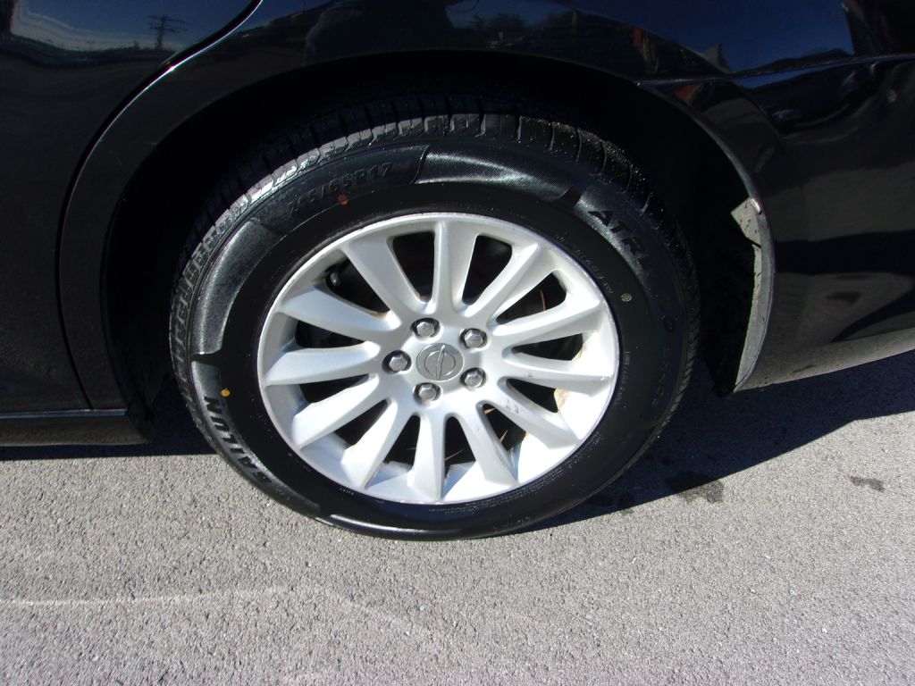 Photo 31 of this CHRYSLER 300