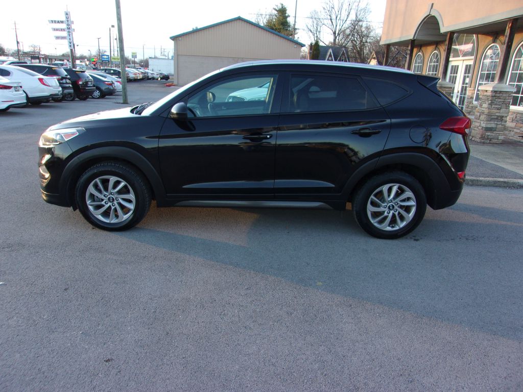Photo 3 of this HYUNDAI TUCSON