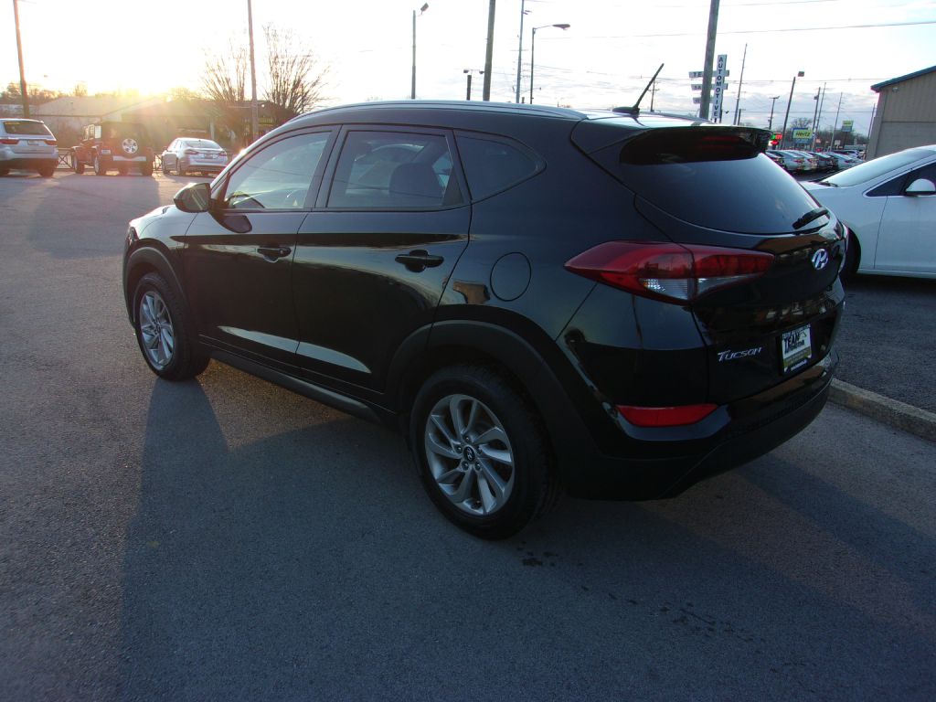 Photo 4 of this HYUNDAI TUCSON