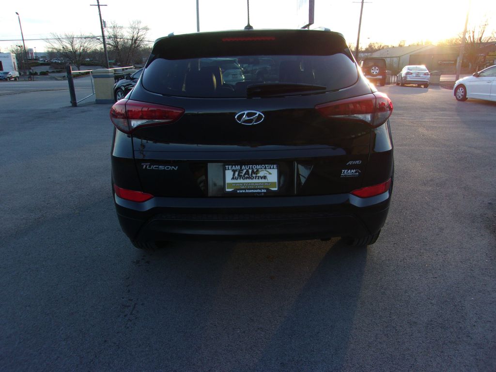 Photo 5 of this HYUNDAI TUCSON