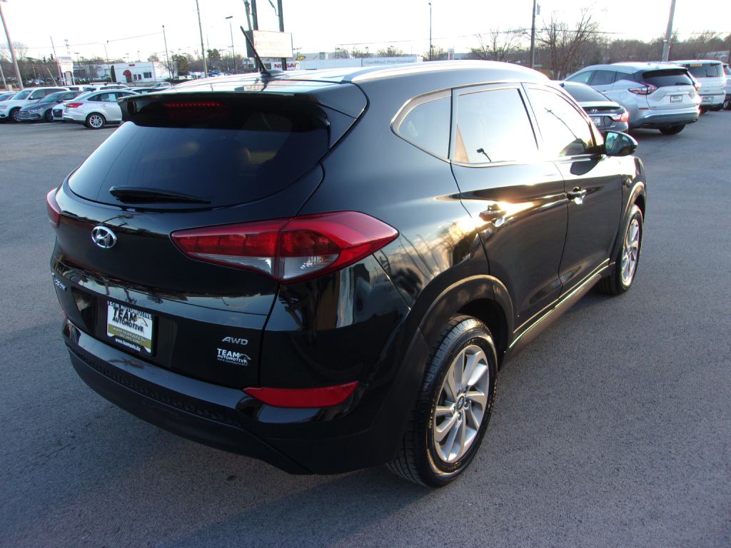 Photo 6 of this HYUNDAI TUCSON