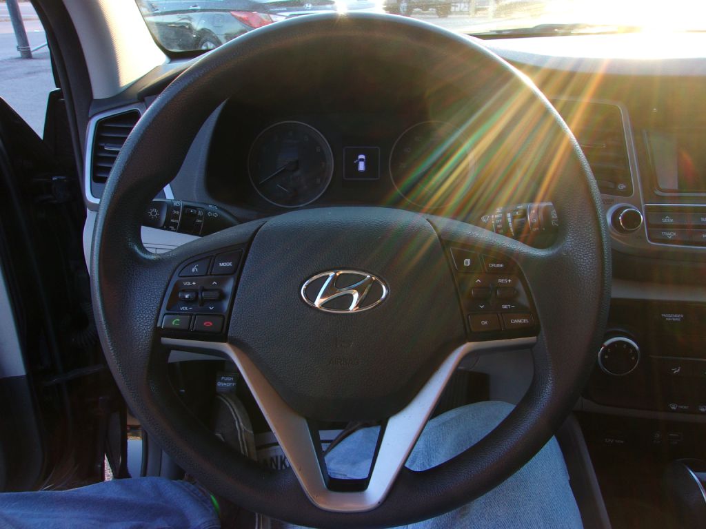 Photo 14 of this HYUNDAI TUCSON