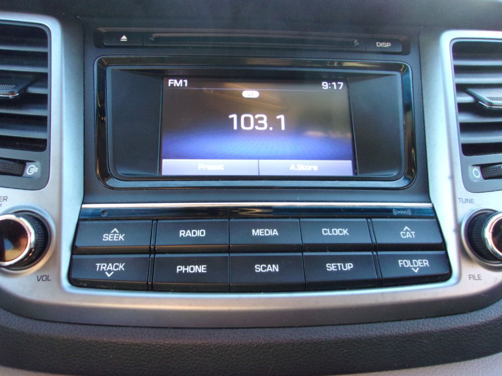 Photo 19 of this HYUNDAI TUCSON