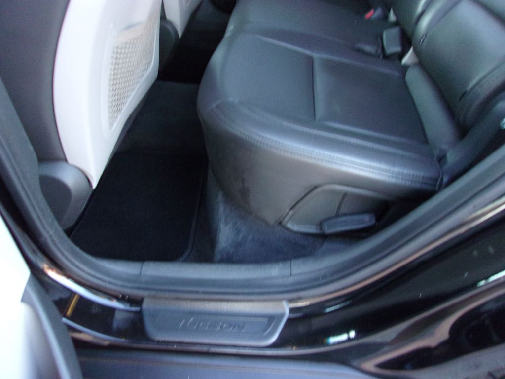 Photo 23 of this HYUNDAI TUCSON