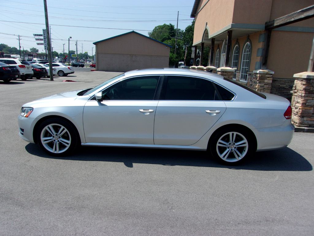 Photo 2 of this VOLKSWAGEN PASSAT