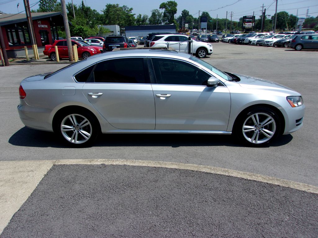 Photo 6 of this VOLKSWAGEN PASSAT