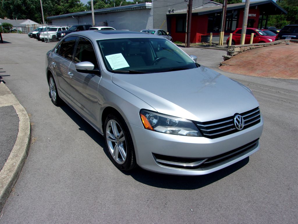 Photo 7 of this VOLKSWAGEN PASSAT