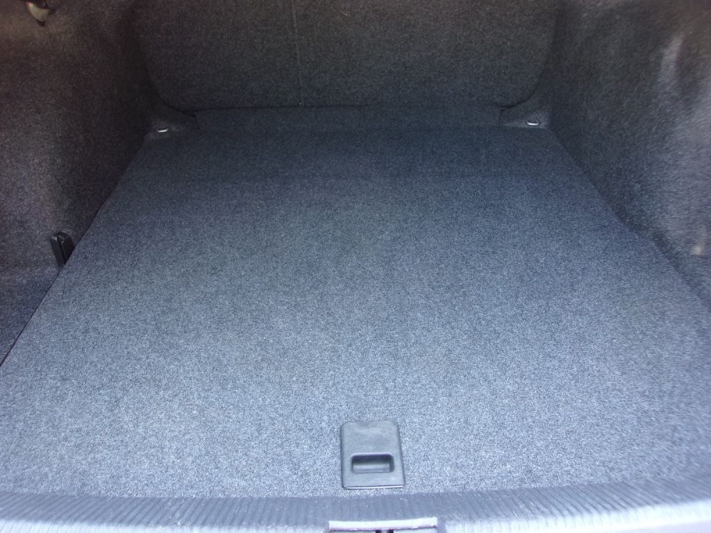 Photo 30 of this VOLKSWAGEN PASSAT