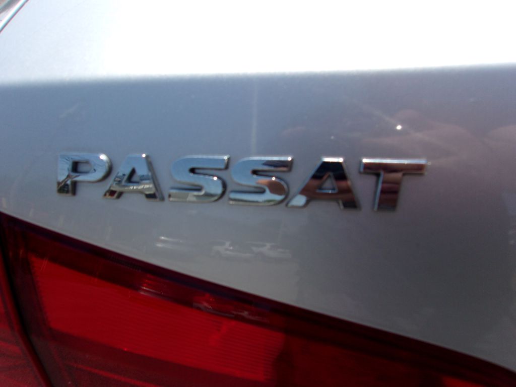 Photo 39 of this VOLKSWAGEN PASSAT