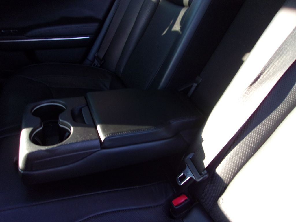 Photo 24 of this CHRYSLER 300C