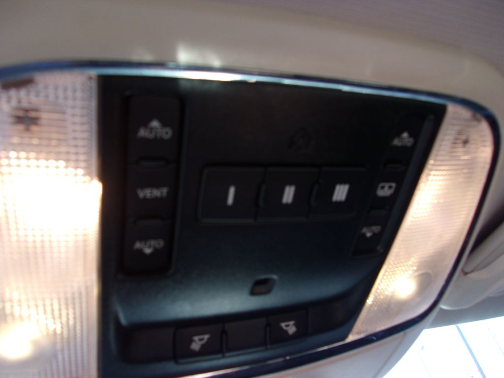 Photo 39 of this CHRYSLER 300C