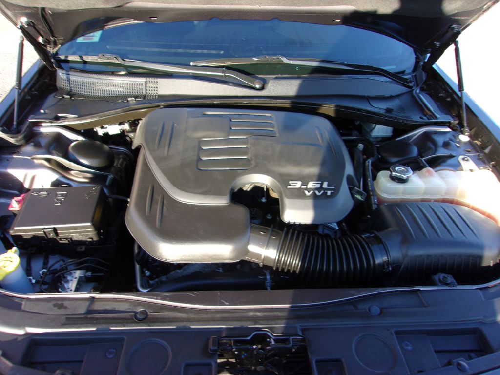 Photo 44 of this CHRYSLER 300C