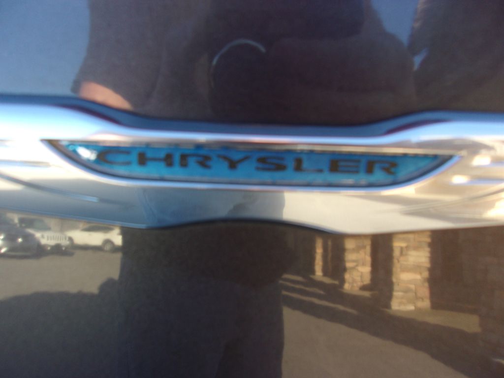 Photo 46 of this CHRYSLER 300C
