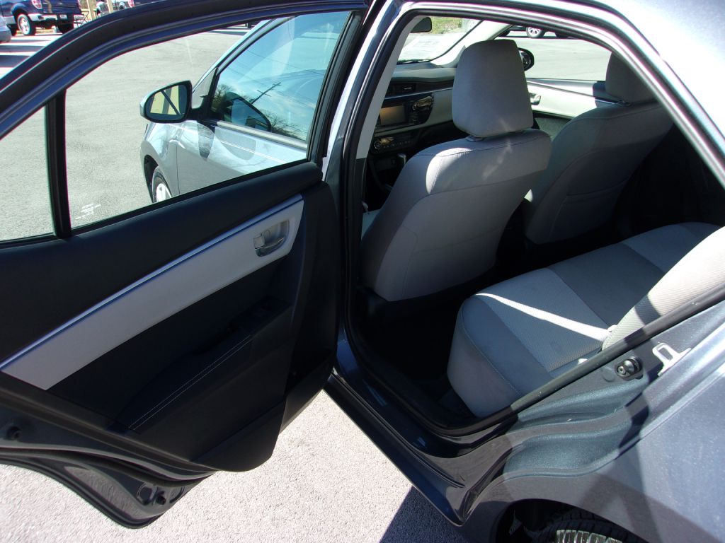 Photo 15 of this TOYOTA COROLLA