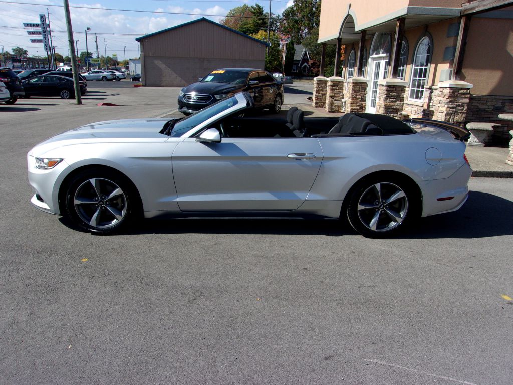 Photo 10 of this FORD MUSTANG