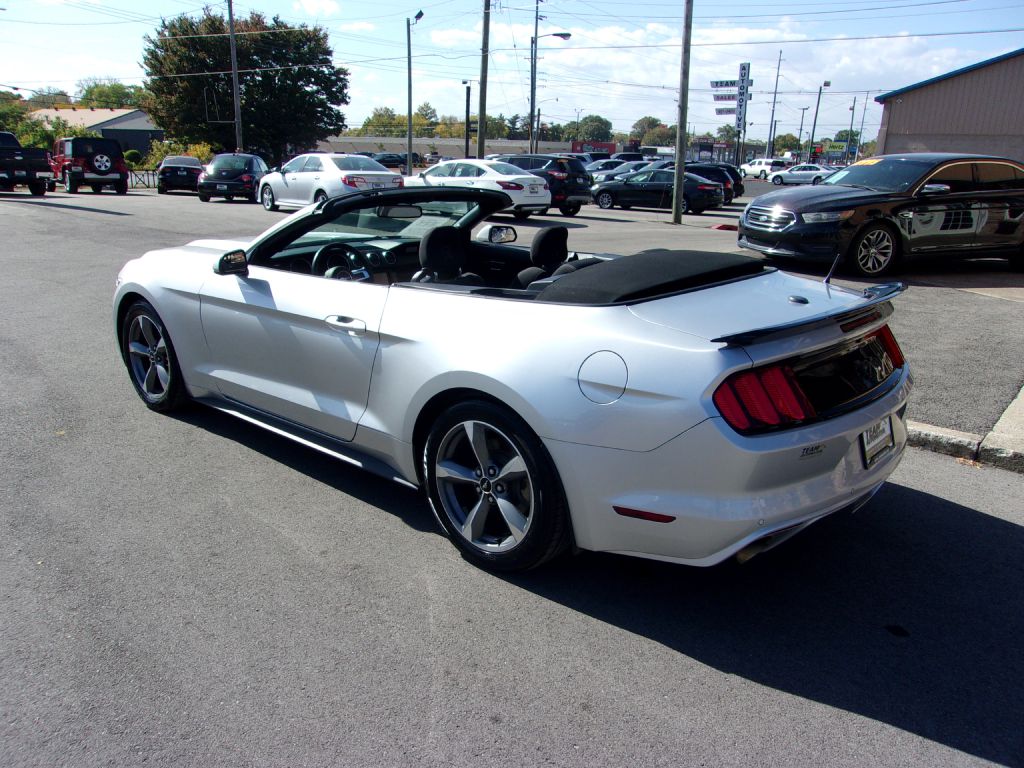 Photo 11 of this FORD MUSTANG