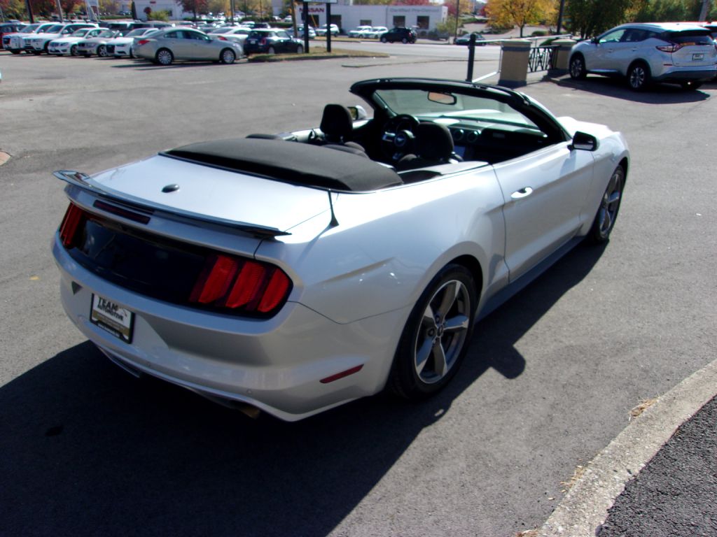 Photo 13 of this FORD MUSTANG