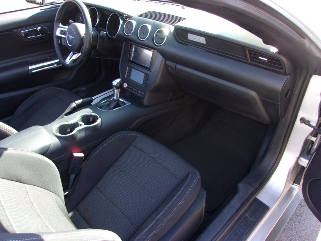 Photo 25 of this FORD MUSTANG