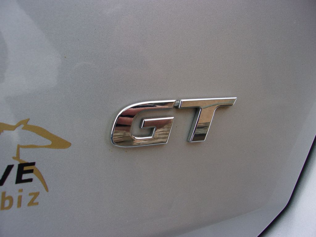 Photo 32 of this HYUNDAI ELANTRA GT