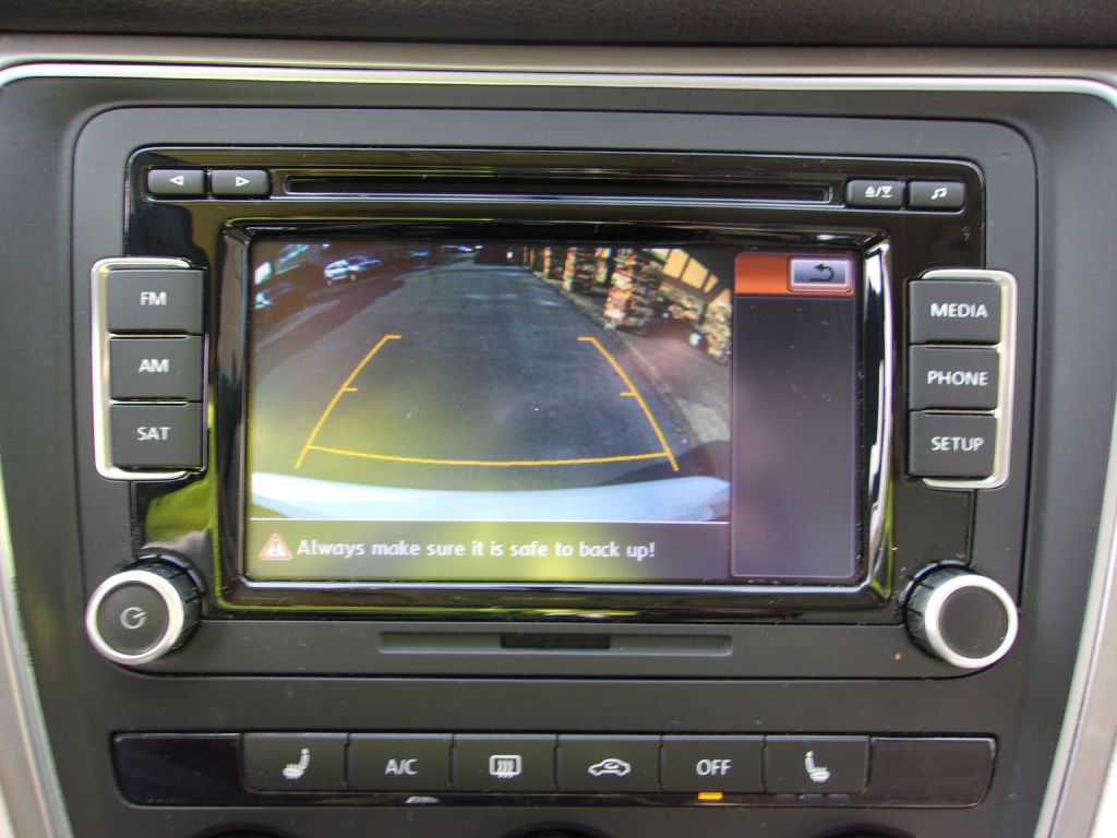 Photo 18 of this VOLKSWAGEN PASSAT
