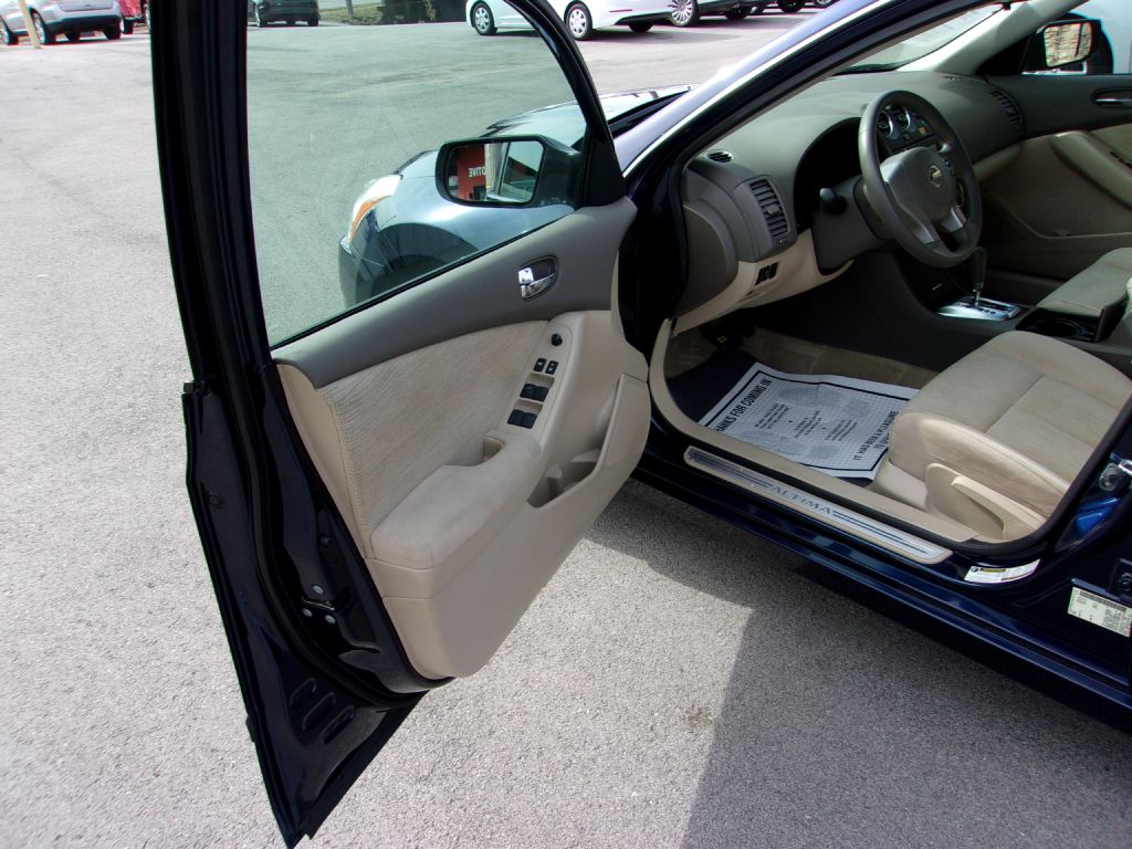 Photo 13 of this NISSAN ALTIMA