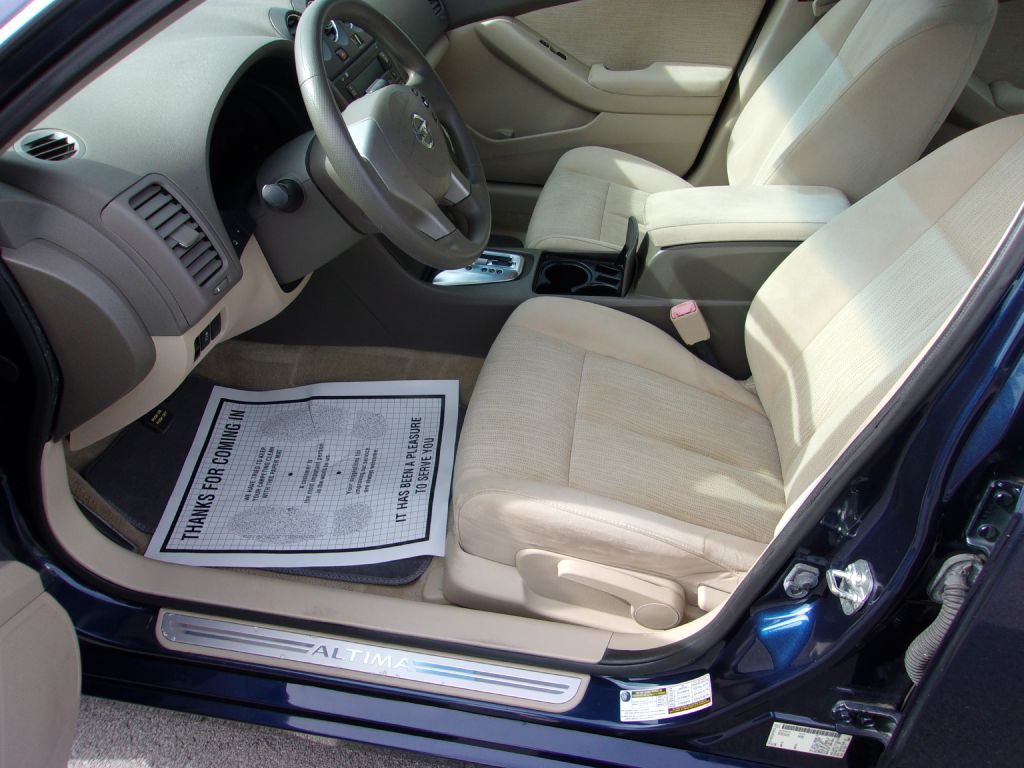 Photo 14 of this NISSAN ALTIMA