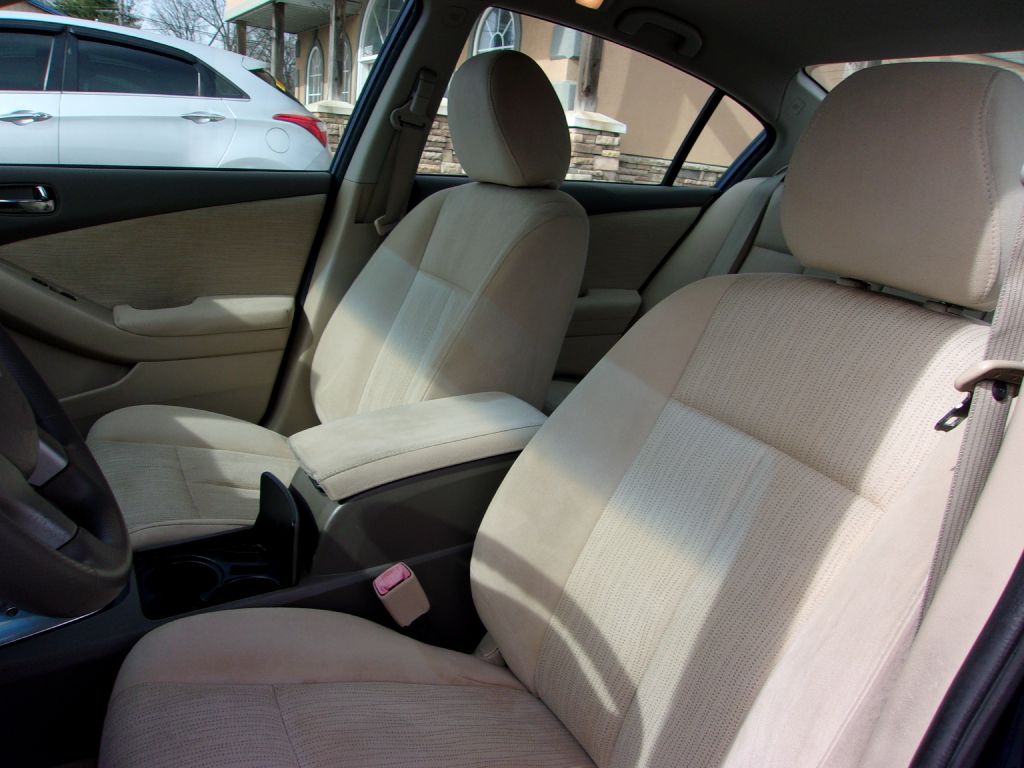 Photo 15 of this NISSAN ALTIMA