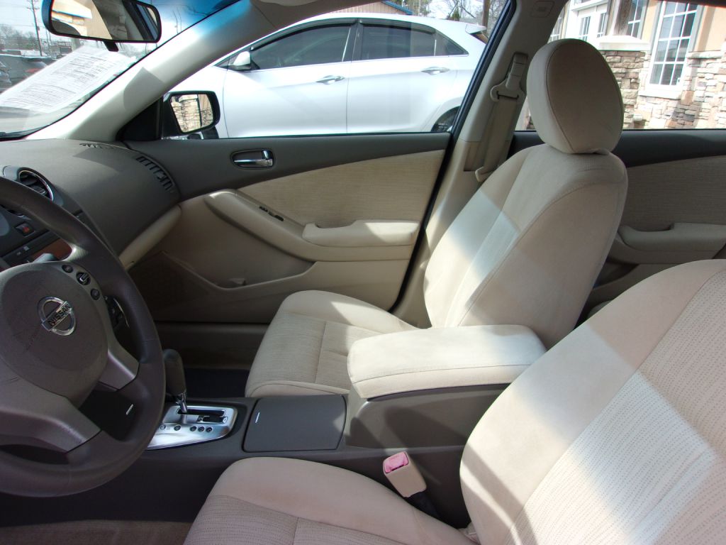 Photo 19 of this NISSAN ALTIMA