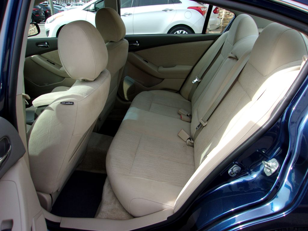 Photo 21 of this NISSAN ALTIMA