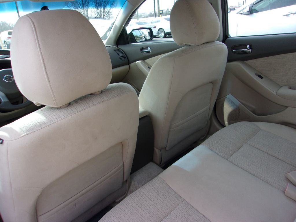 Photo 23 of this NISSAN ALTIMA