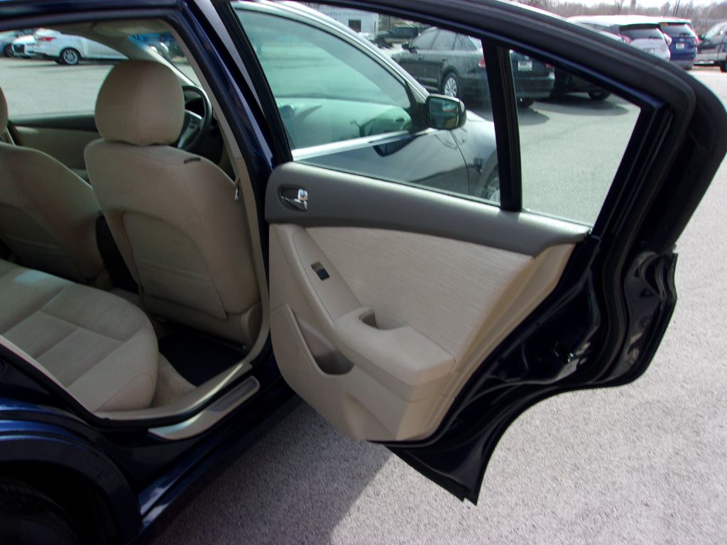 Photo 25 of this NISSAN ALTIMA