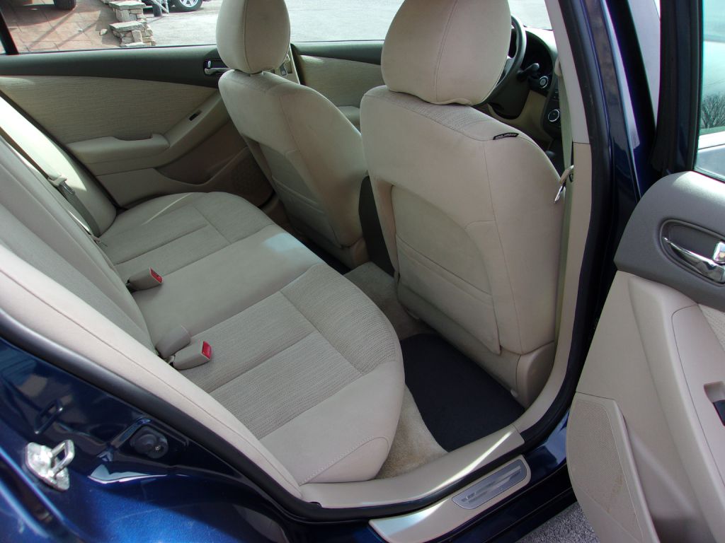 Photo 26 of this NISSAN ALTIMA