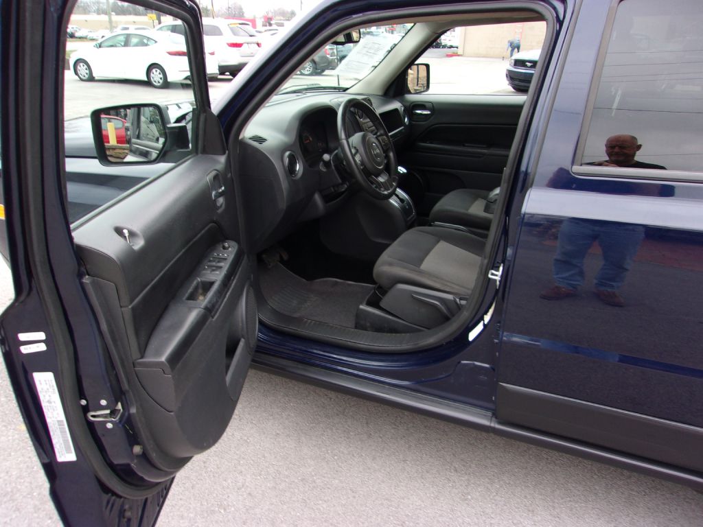 Photo 11 of this JEEP PATRIOT