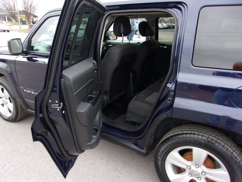 Photo 16 of this JEEP PATRIOT