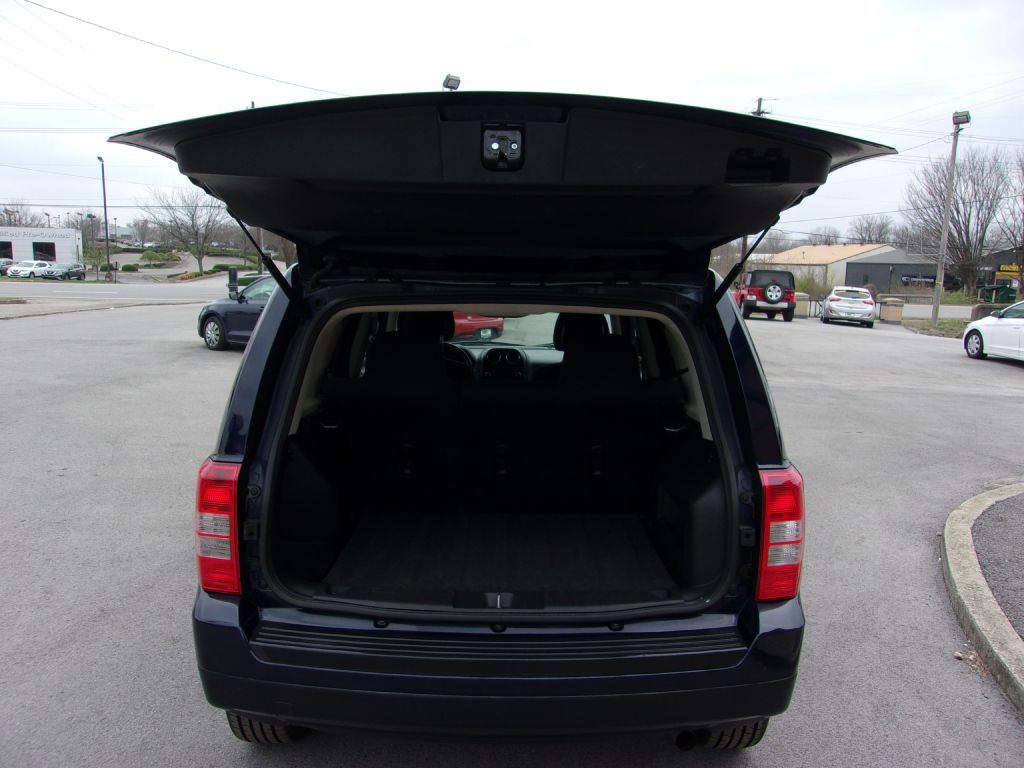 Photo 19 of this JEEP PATRIOT