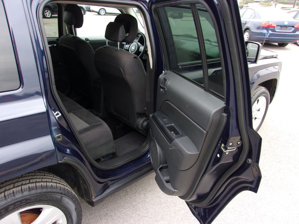 Photo 21 of this JEEP PATRIOT