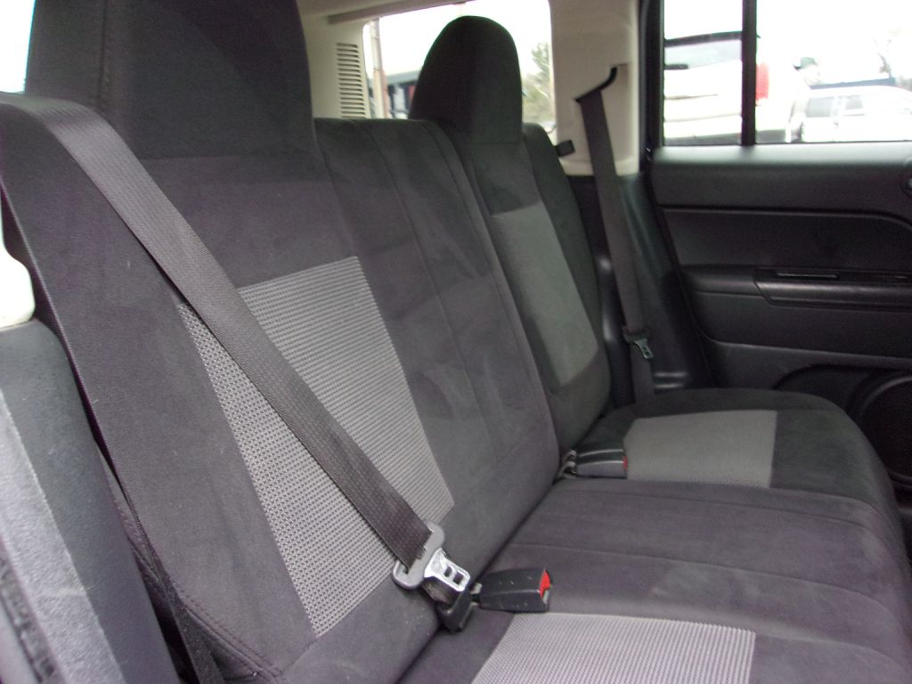 Photo 23 of this JEEP PATRIOT