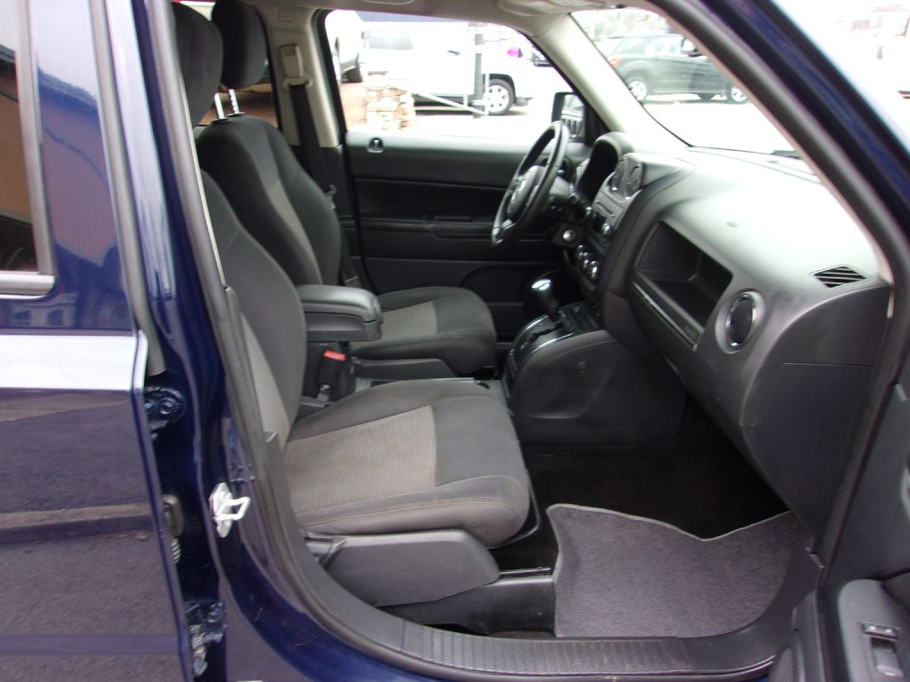 Photo 25 of this JEEP PATRIOT