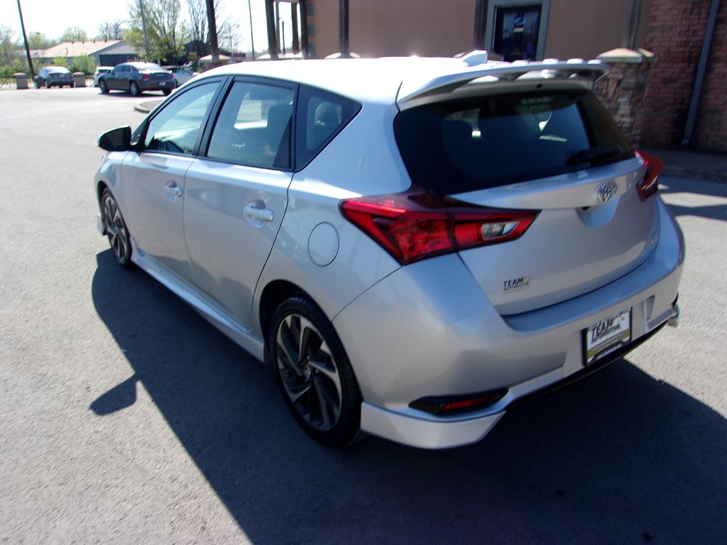Photo 3 of this TOYOTA COROLLA IM