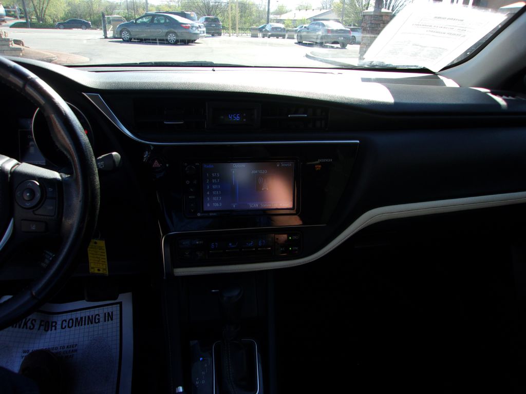 Photo 16 of this TOYOTA COROLLA IM