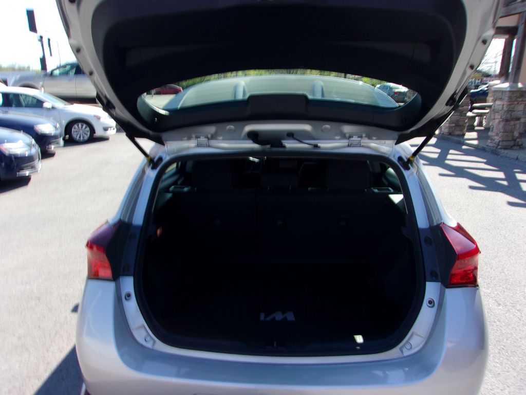 Photo 22 of this TOYOTA COROLLA IM