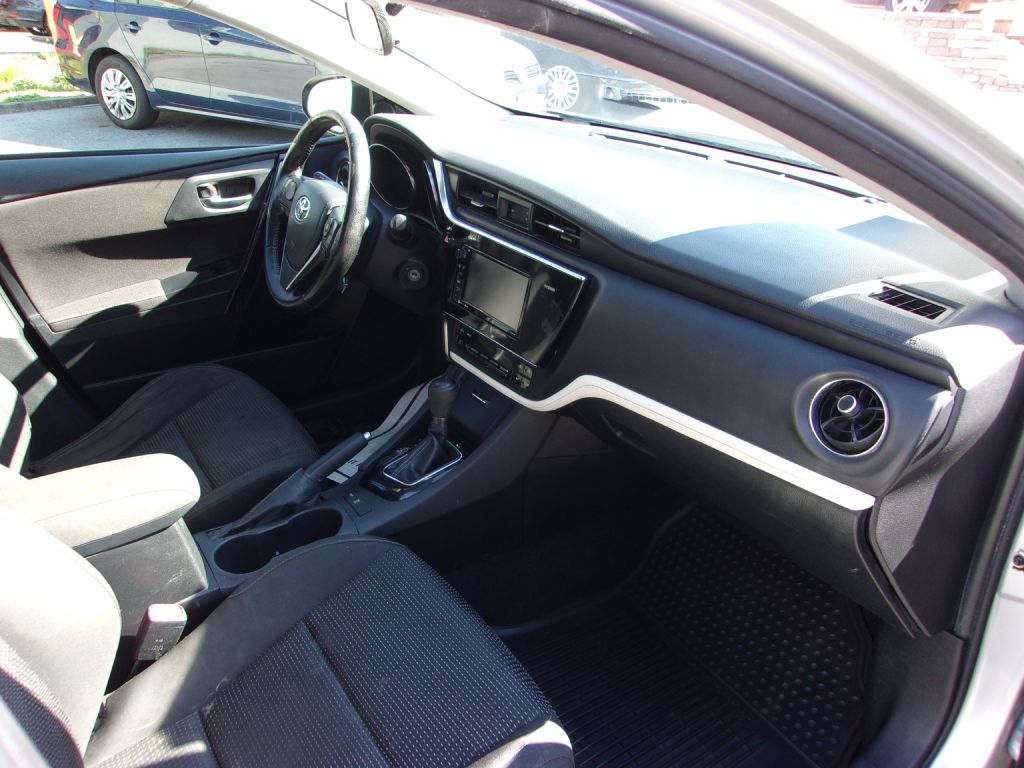 Photo 27 of this TOYOTA COROLLA IM