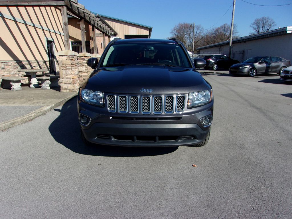 Photo 2 of this JEEP COMPASS