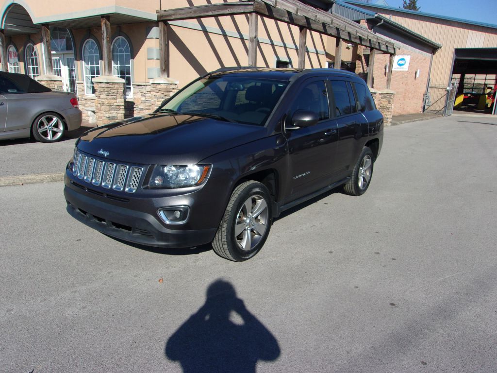 Photo 4 of this JEEP COMPASS