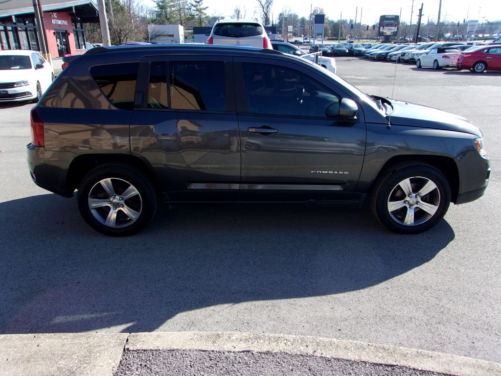 Photo 6 of this JEEP COMPASS
