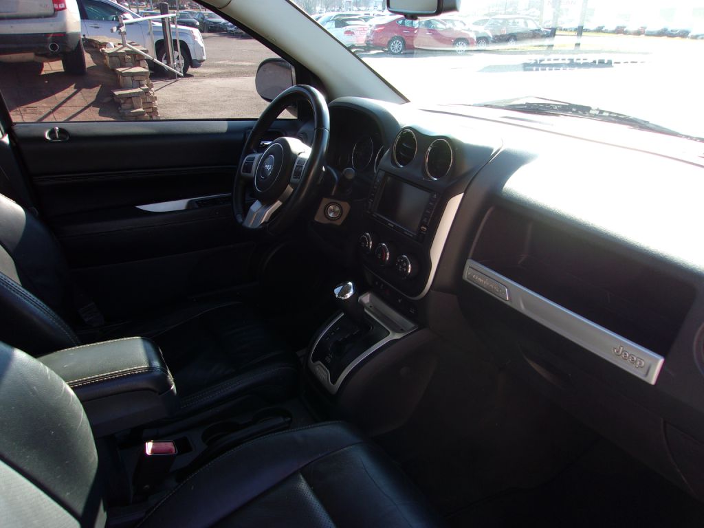 Photo 7 of this JEEP COMPASS