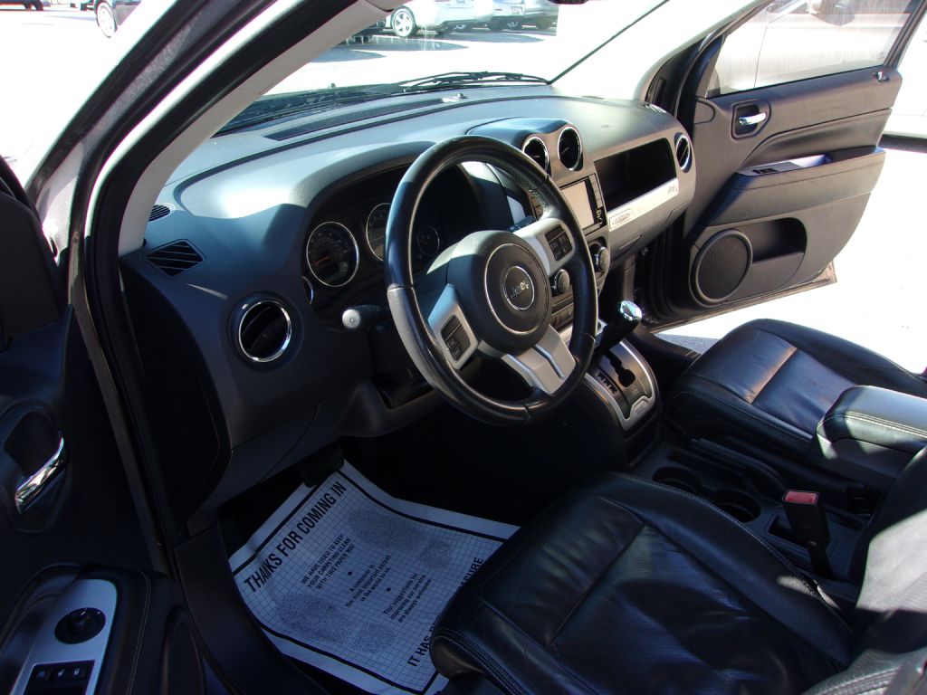 Photo 9 of this JEEP COMPASS