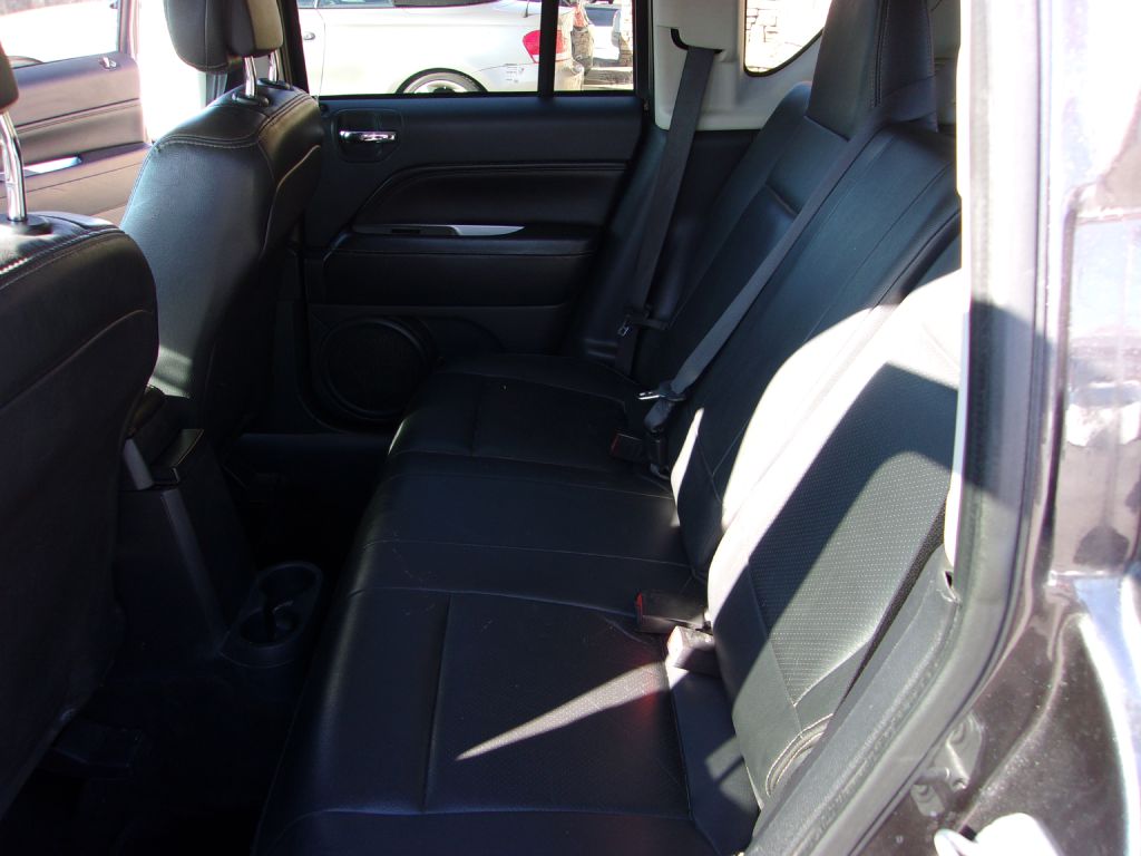 Photo 12 of this JEEP COMPASS
