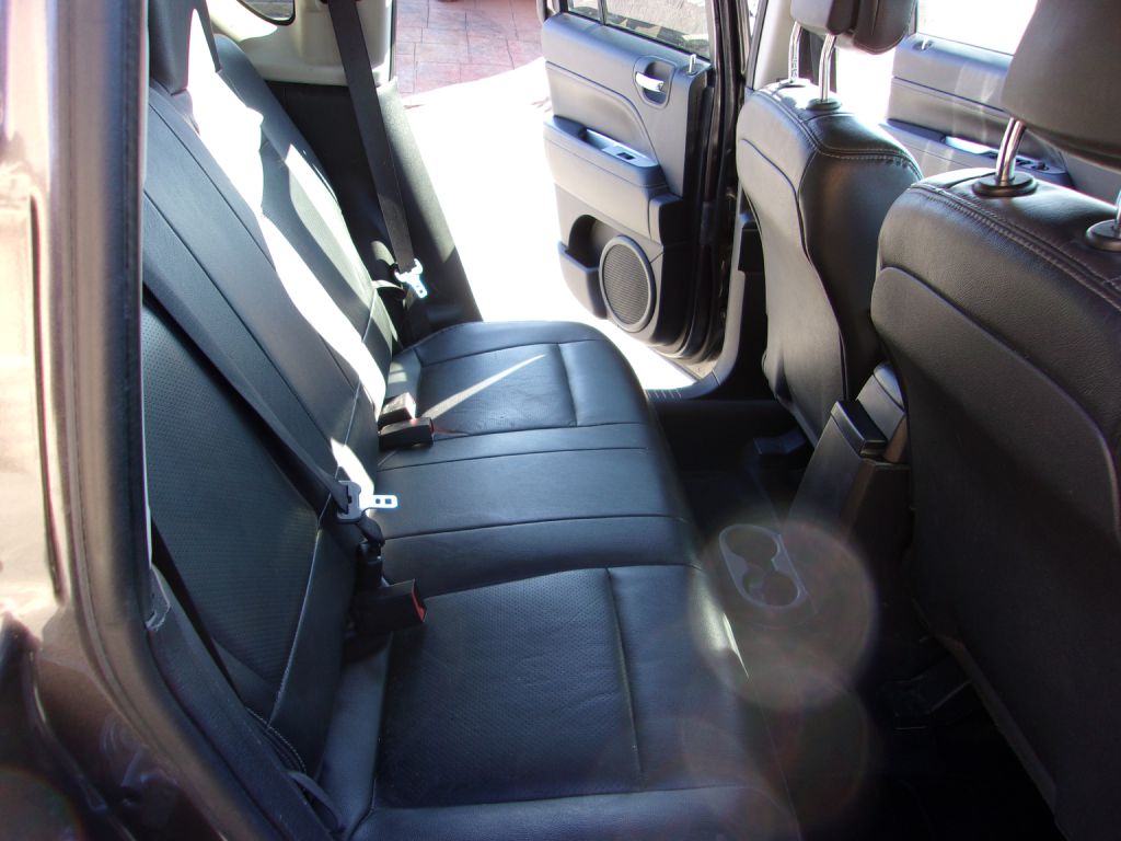Photo 13 of this JEEP COMPASS